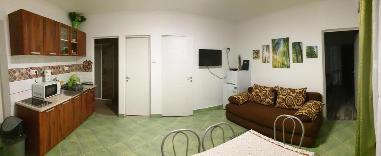 Grevia Apartmanok Poroszló Zimmer foto
